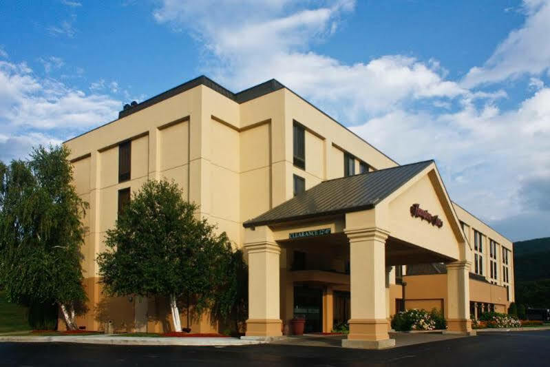 Hampton Inn Fishkill Exterior foto